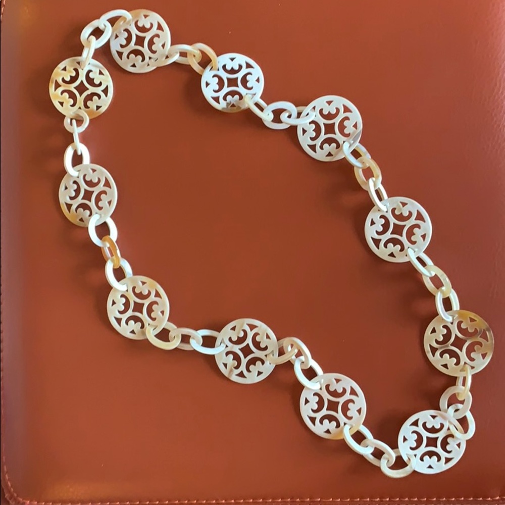 NWOT Water Buffalo Medallion Necklace